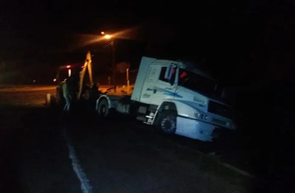 Camión despistó en Guaraní: no hubo heridos.