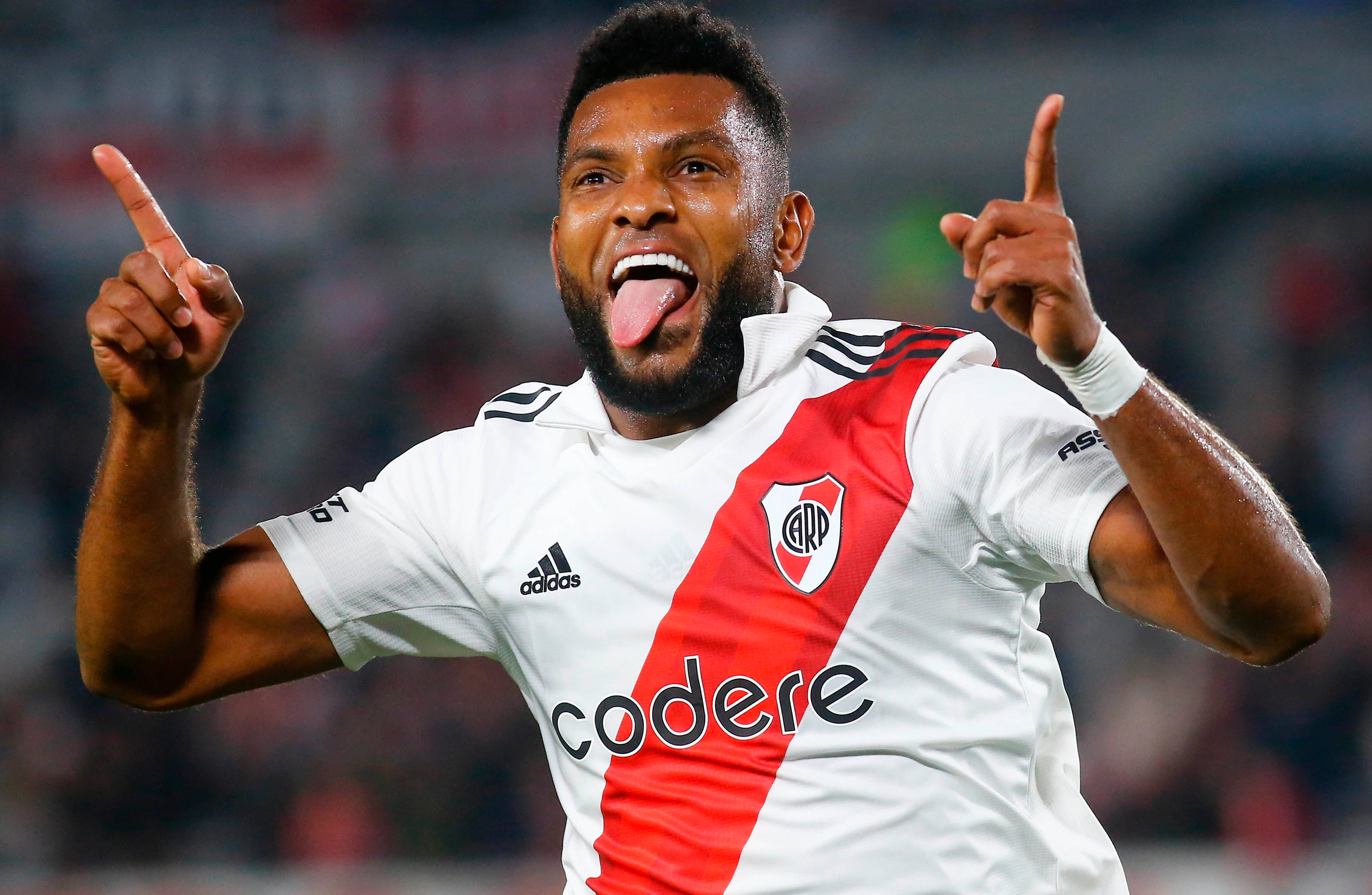 Miguel Borja marcó dos goles para River en el partido ante Estudiantes por la Liga Profesional. (Fotobaires)