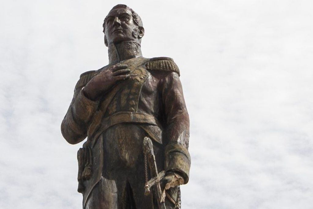 La estatua del "El santo de la espada" fue vandalizada en Ushuaia