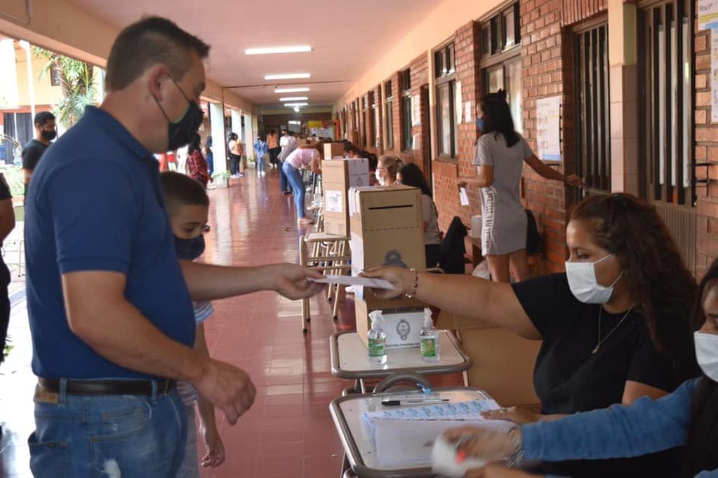 PASO 2021 en Misiones | Carlos Sartori, intendente de Campo Grande, emitió su voto.