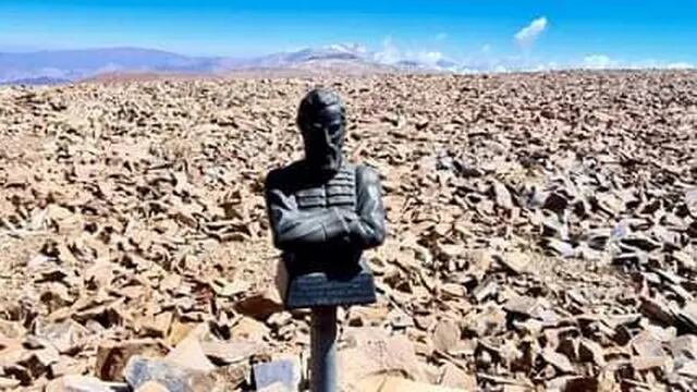 Un busto de Güemes se alza en una cumbre a 5.580 metros sobre el nivel del mar