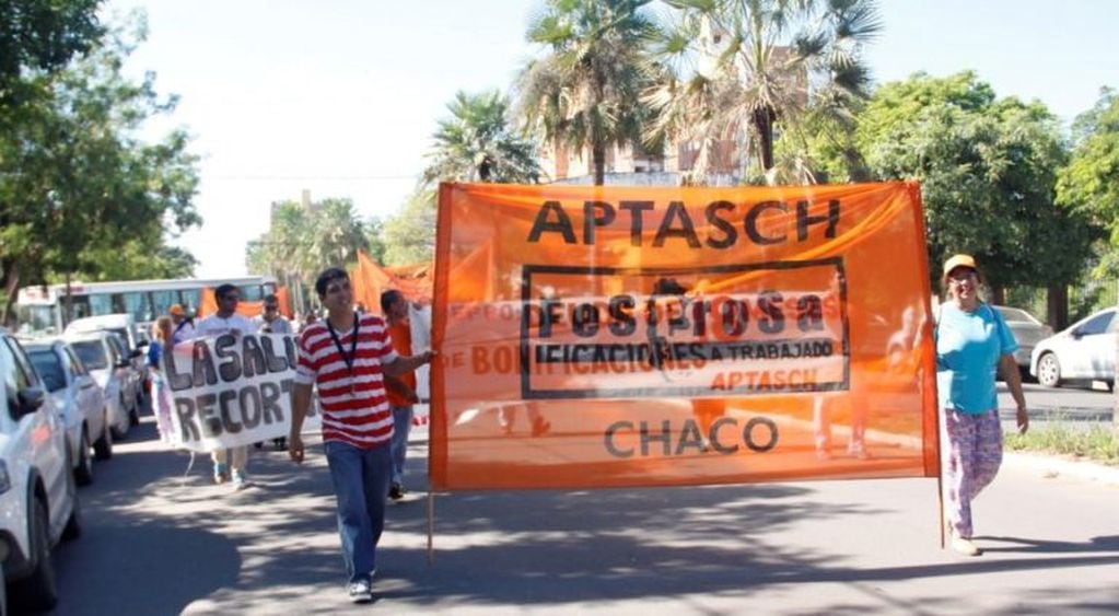 Miembros de la Aptasch en plena manifestación (Web).