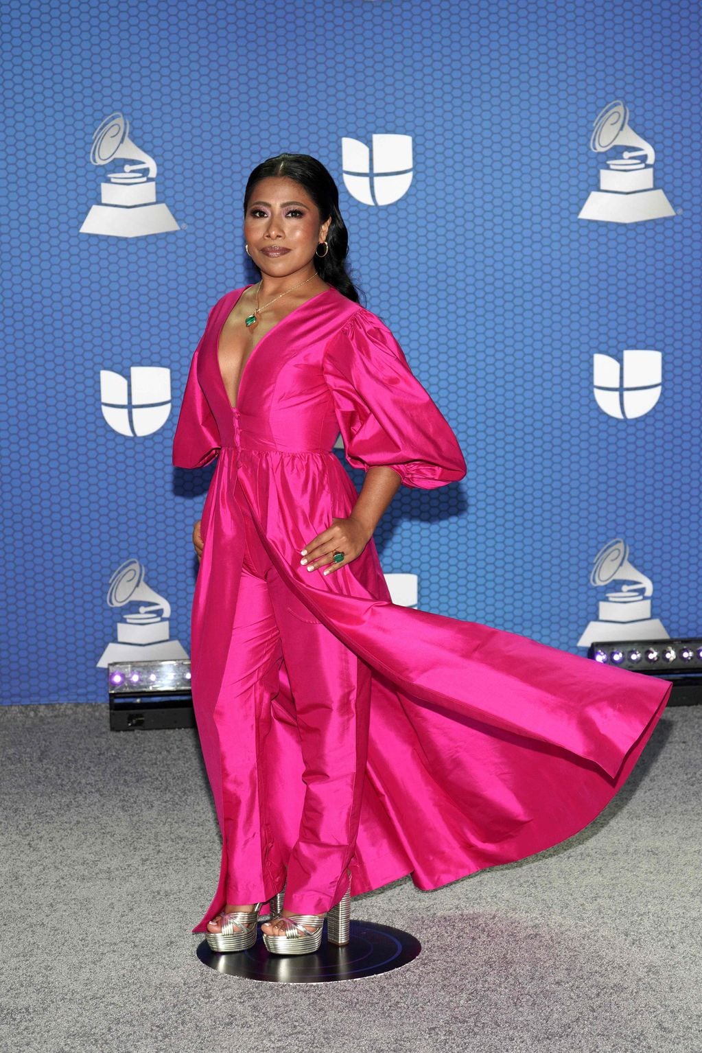 Yalitza Aparicio fue anfitriona en la entrega 21 de los Grammy Latinos.