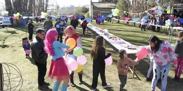 La torta de las infancias más larga del mundo fue donada a comedores de Neuquén