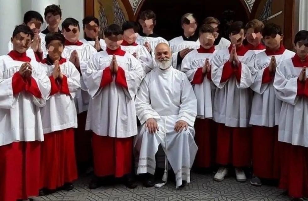 La Justicia prohíbe salir del país al sacerdote Raúl Anatoly Sidders, acusado de abusos en un colegio de La Plata (Web)