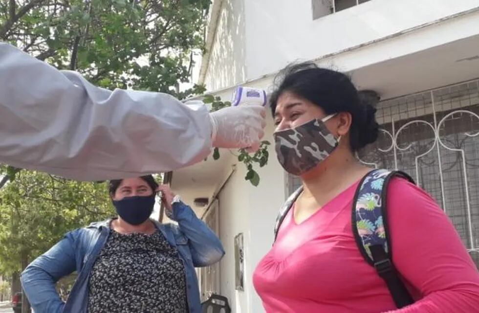 Operativos de prevención contra el dengue y el coronavirus en Santiago del Estero.