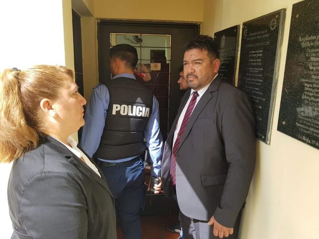 Personal de la Policia tuvo que intervenir ante el escándalo dentro del recinto Santo Tomás Moro del Concejo Deliberante