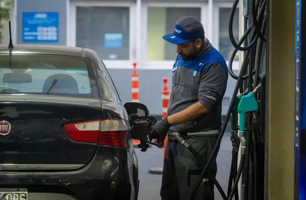YPF aumentará el precio de sus combustibles. Foto: Ignacio Blanco.