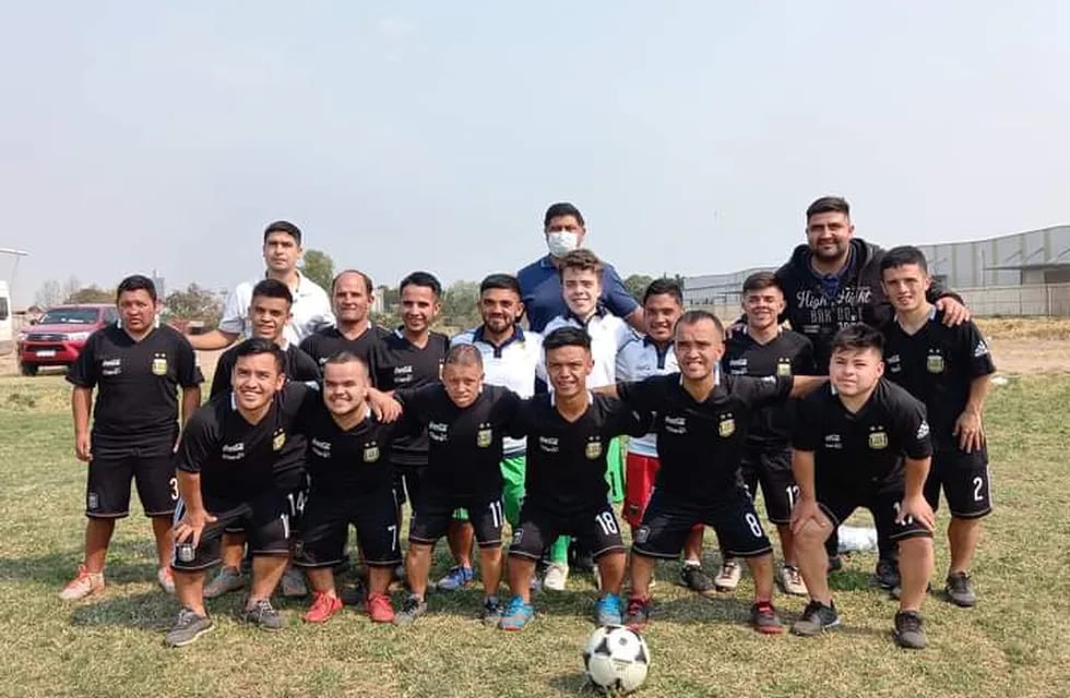 El equipo de la Selección Argentina de fútbol de talla baja.