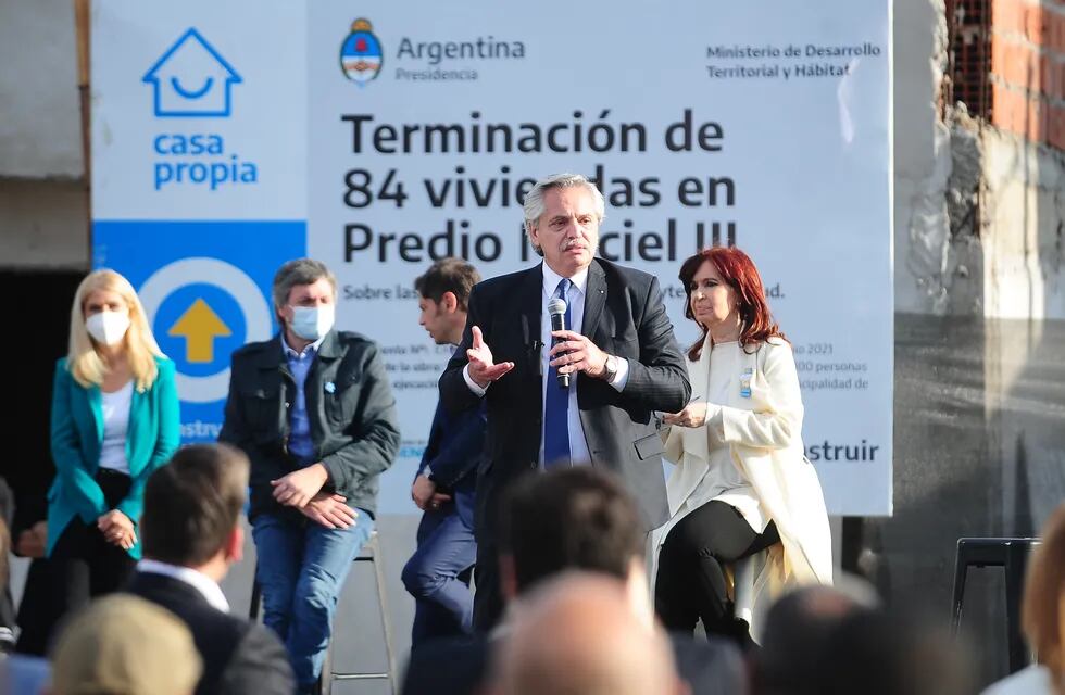 POLITICA
Acto de entrega de viviendas en la Isla Maciel, con el Presidente Alberto Fernandez , Cristina Kirchner , Sergio Massa . 
Foto Clarín