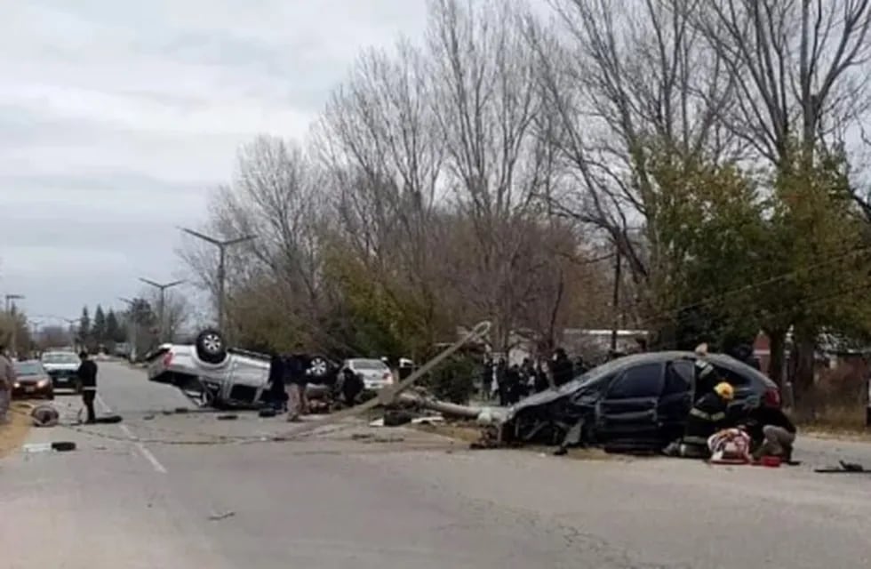 Una camioneta y un auto chocaron en el ingreso a la localidad serrana de Santa Rosa del conlara, los cinco ocupantes de am,bos vehículos resultaron heridos de diversa consideración. Gentileza