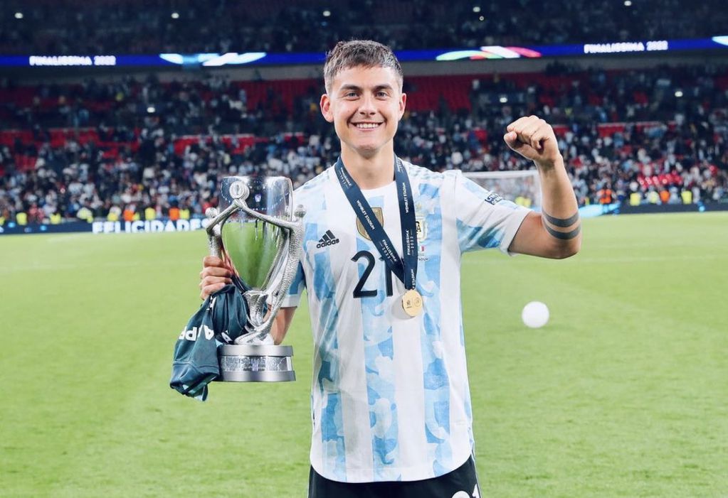 Dybala no está descartado para la Copa del Mundo, pero lo evaluarán antes de dar la lista de 26 (AFA)