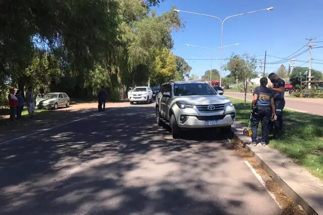 Niño salió a buscar una pelota y lo atropelló una camioneta en Alvearr