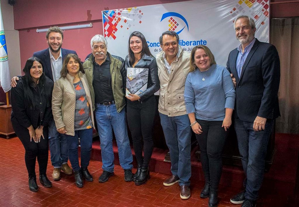El Concejo Deliberante de San Salvador de Jujuy declaró "ciudadana distinguida" a "La Pumita" Carabajal.