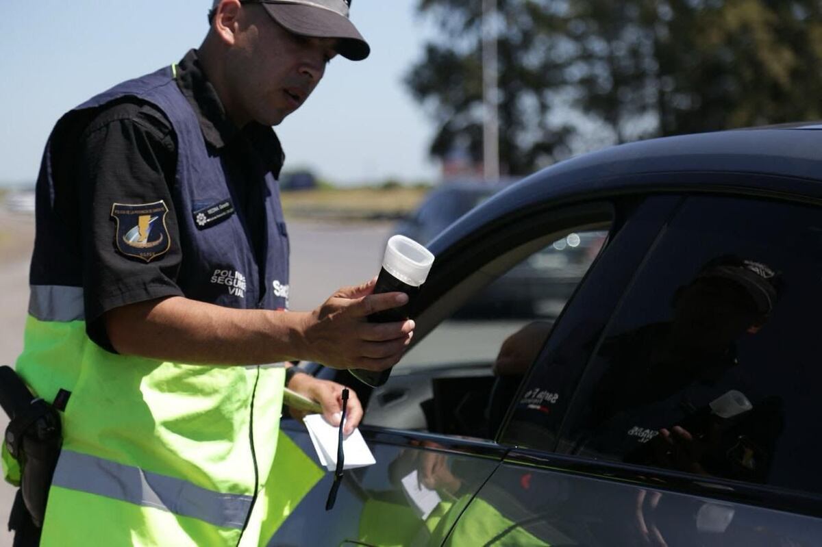 Operativo Verano: qué documentación exigen los controles provinciales en rutas durante las fiestas y las vacaciones en Rosario thumbnail