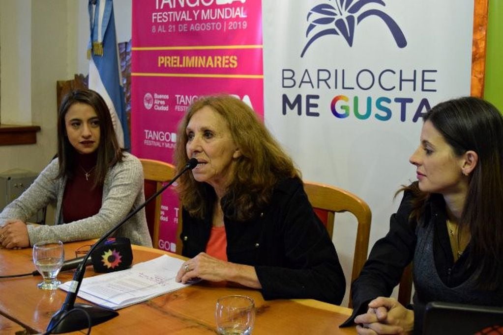 El acto donde se anuncia que Bariloche será subsede de las eliminatorias del Mundial de Tango 2019 (Foto: Barinoticias).