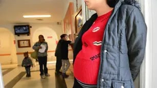 El embarazo adolescente se redujo en el país en tres años (Archivo / La Voz). 