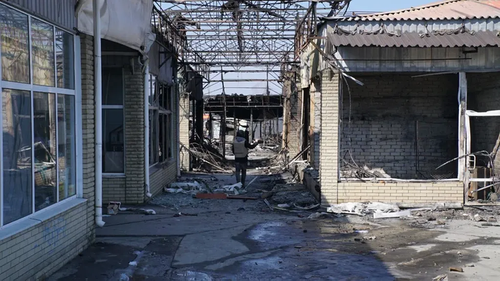 El mercado Barabashova, un lugar emblemático en Kharkiv, fue atacado dos veces por Rusia.