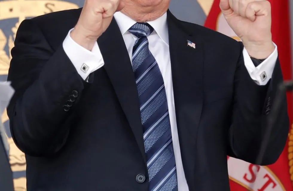 U.S. President Donald Trump gestures as he speaks at the commissioning and graduation ceremony for U.S. Naval Academy Class of 2018 at the Navy-Marine Corps Memorial Stadium in Annapolis, Maryland, U.S., May 25 2018. REUTERS/Kevin Lamarque