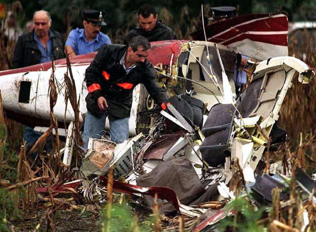Una de las pocas imágenes de cómo quedó el helicóptero tras el accidente. 