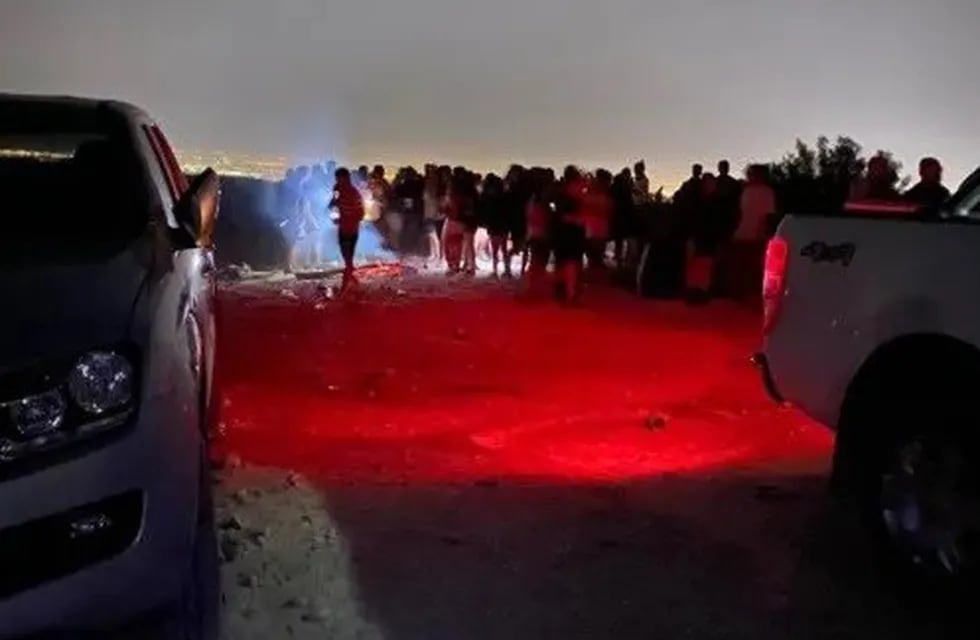 Fiesta clandestina en Charcas de Coria, Mendoza.