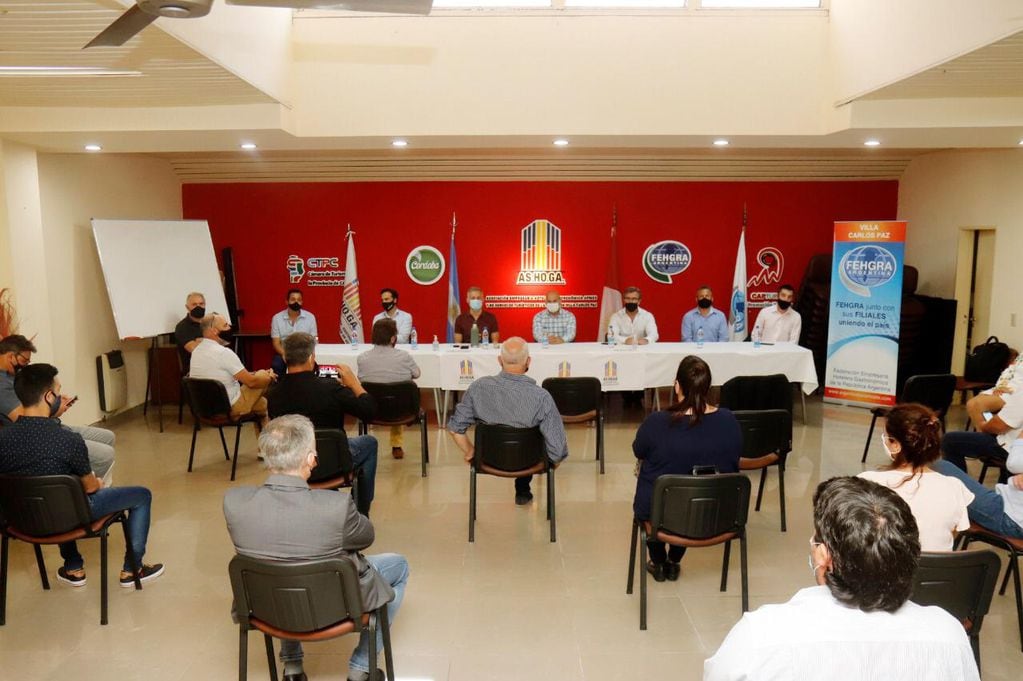 El municipio de Carlos Paz se reunió con la Agencia Córdoba Turismo y con la asociación hotelera y gastronómica