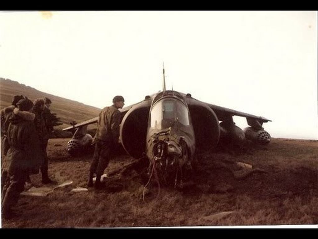 Avión Harrier derribado por las fuerzas argentinas.