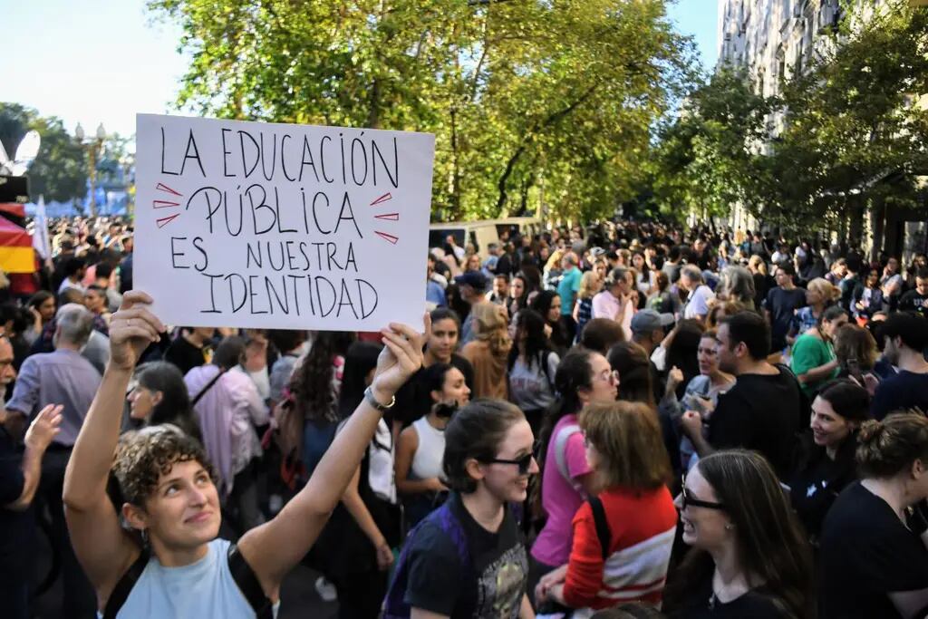 Marcha federal universitaria en Rosario