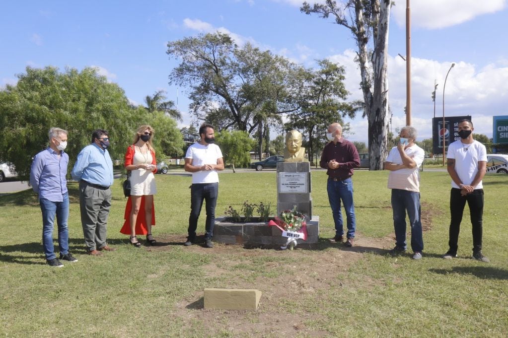 Refuncionalizaron el monumento a Raúl Alfonsín en Carlos Paz.