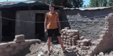 Alan, el futbolista que perdió su casa por el terremoto