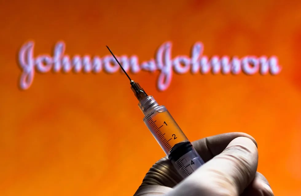 Johnson & Johnson espera anunciar su vacuna para salir al mercado estadounidense pronto.