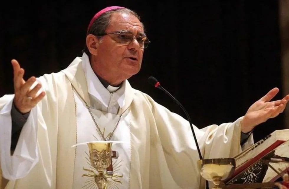 La Conferencia Episcopal Argentina hizo una autocrítica de su tarea pastoral y pidió a la Cámara alta que elabore una propuesta alternativa.