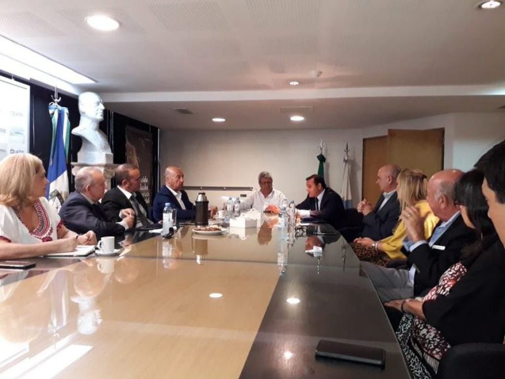 Reunión de la Delegación Argentina del Parlasur con el gobernador de Misiones. /Parlasur)