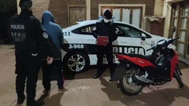 Recuperan motocicleta robada en Oberá y detienen al ladrón