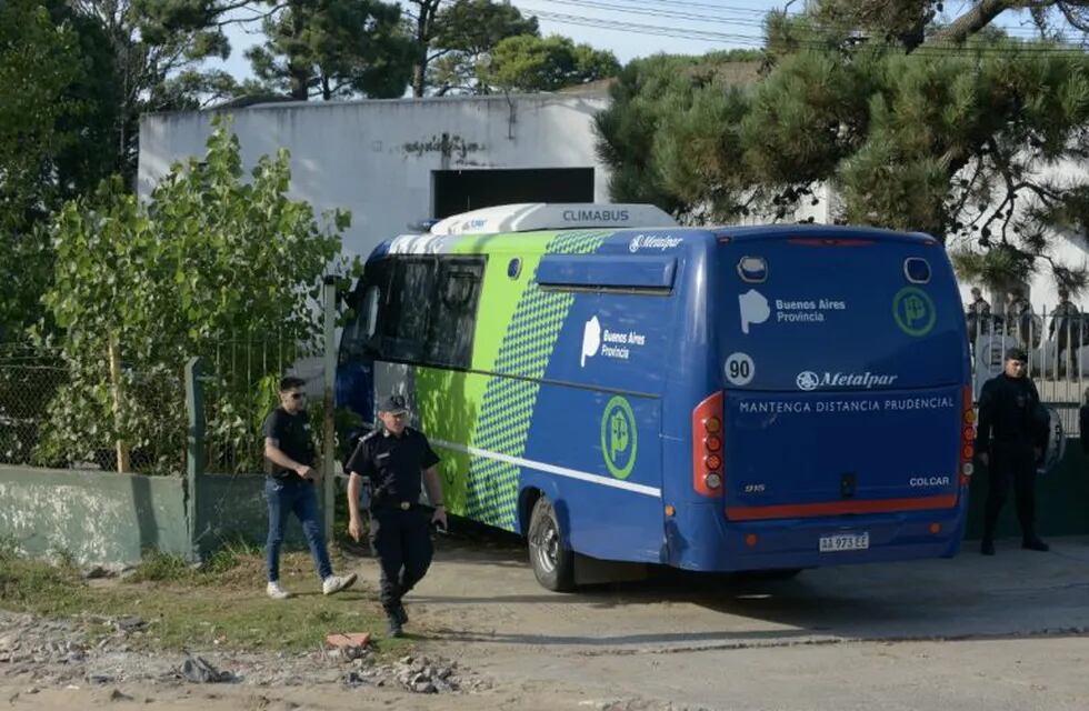 Así llegaron los rugbiers detenidos por el crimen de Fernando Báez Sosa a la audiencia en Villa Gesell. (Clarín)