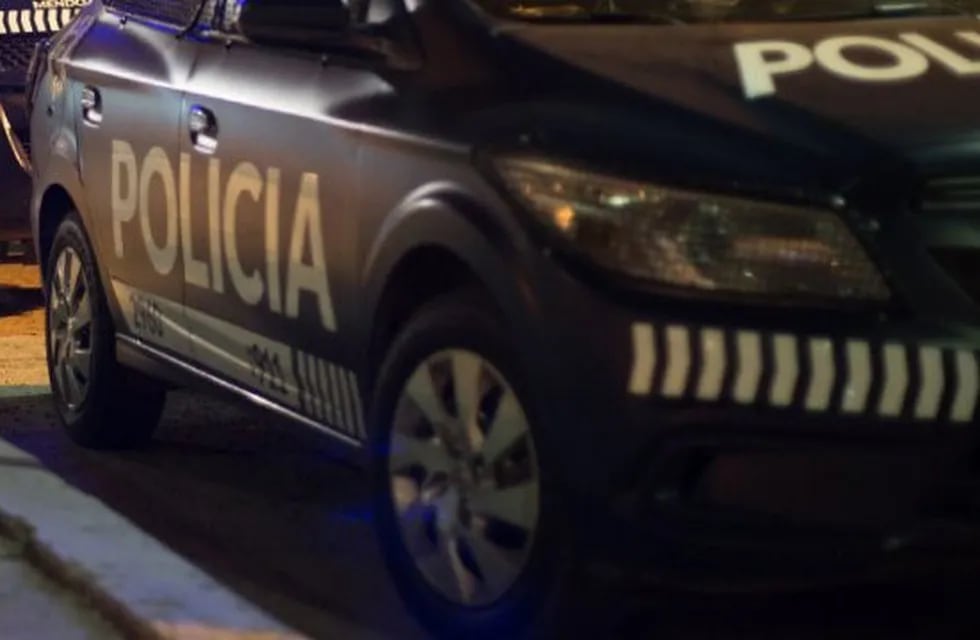 La policía intervino tras un llamado al 911 que denunció un millonario robo en una casa de calle Alpatacal de Godoy Cruz. Imagen ilustrativa