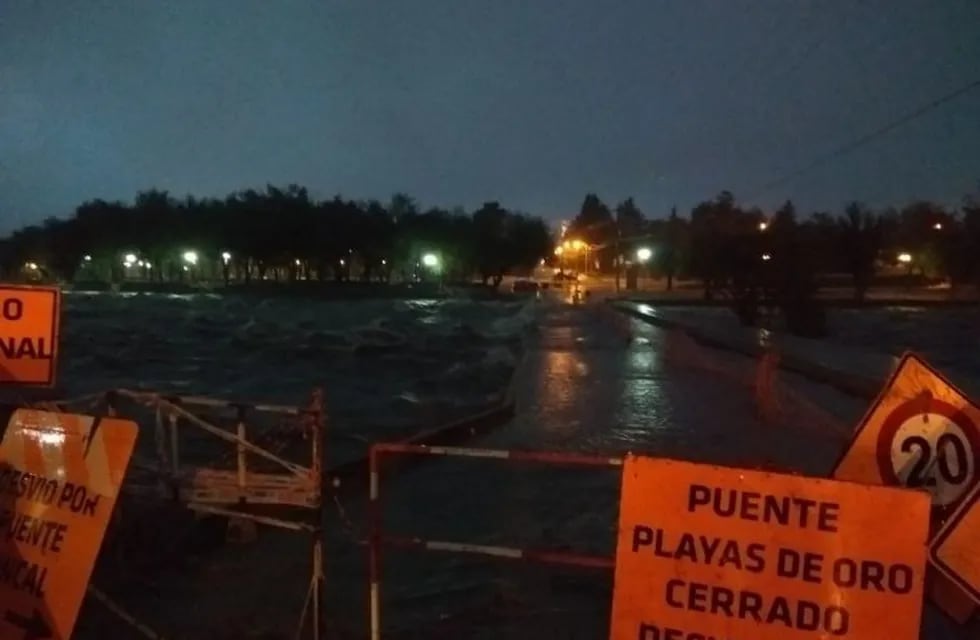 La creciente ingresó al Río San Antonio en Villa Carlos Paz.