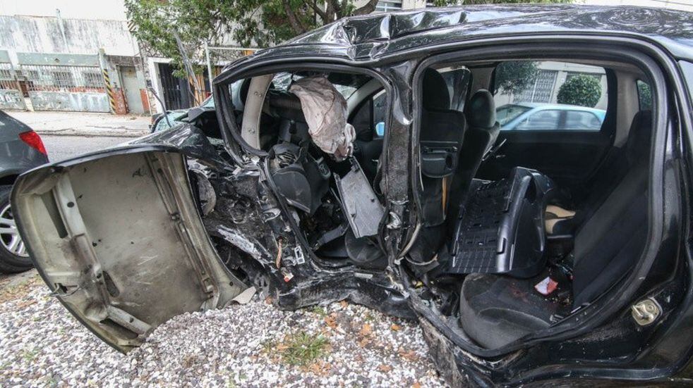 Las víctimas viajaban a bordo de un Citroën C3 negro cuando fueron embestidas en el cruce de Avenida Nuestra Señora del Rosario y Ayacucho.