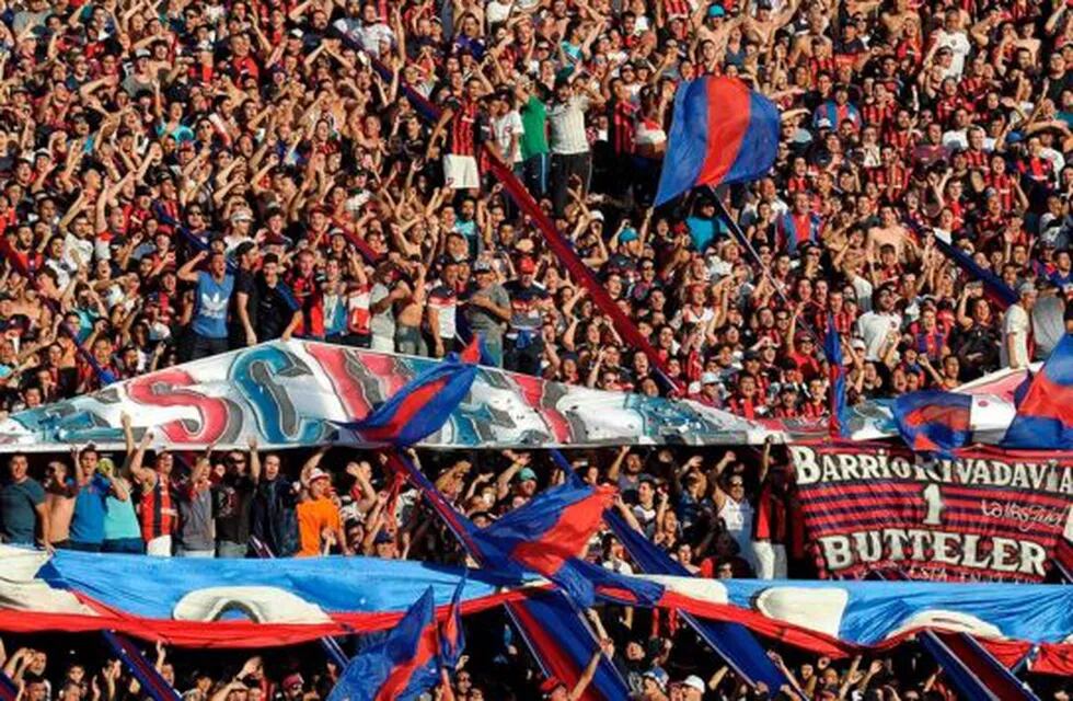 En medio del mal momento del equipo, hinchas de San Lorenzo denunciaron aprietes de la barra