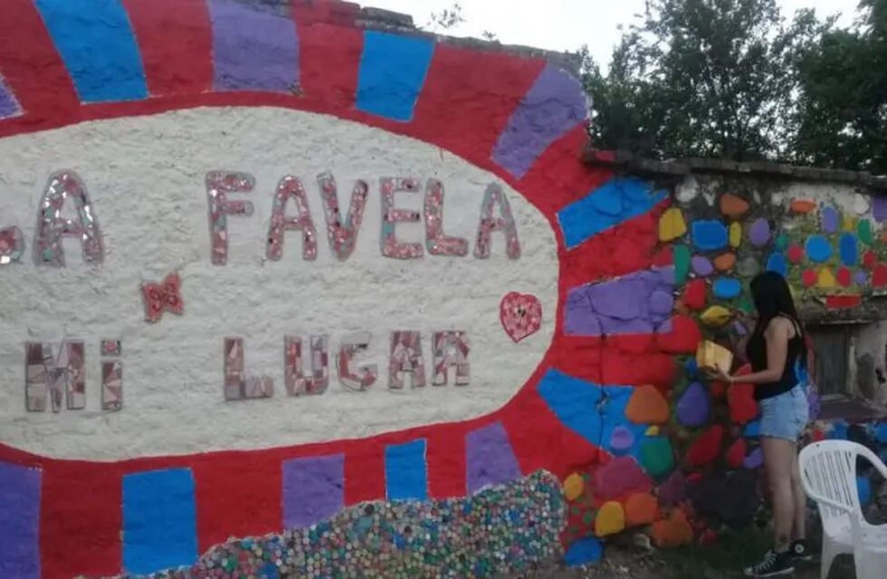 Avanzan los trabajos para que La Favela El Infierniello tenga su plaza de la Navidad.