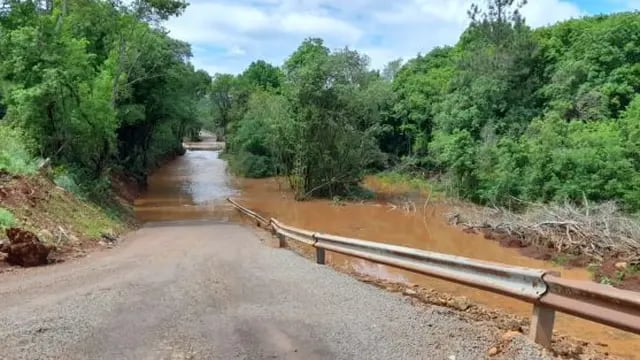 Varios caminos de la provincia de Misiones se encuentran abnegados por las intensas lluvias