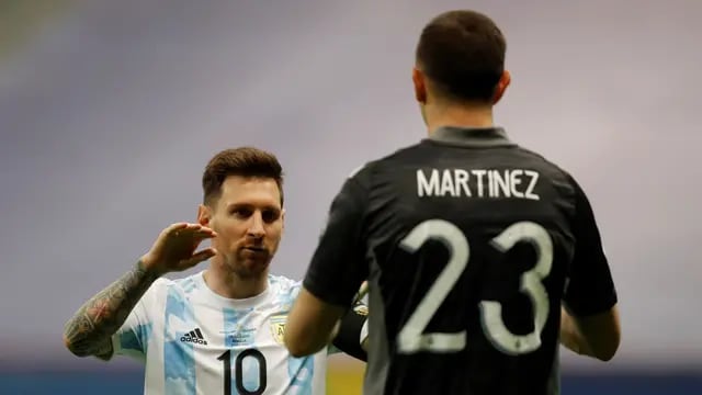 Lionel Messi elogió la actuación de Emiliano Martínez