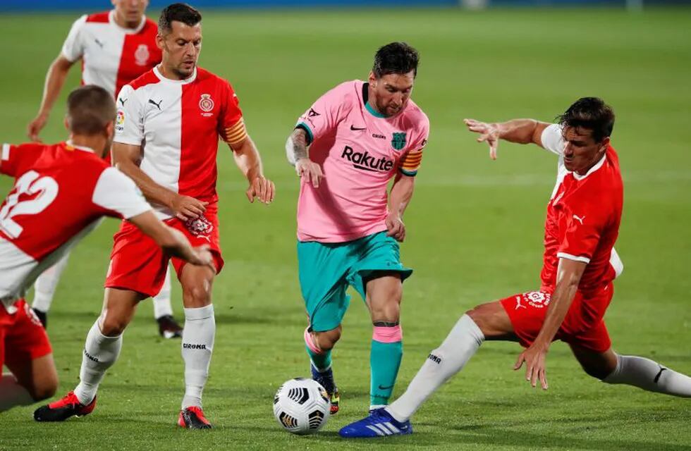 Barcelona venció 3-1 a Girona con dos goles de Lionel Messi. (REUTERS)