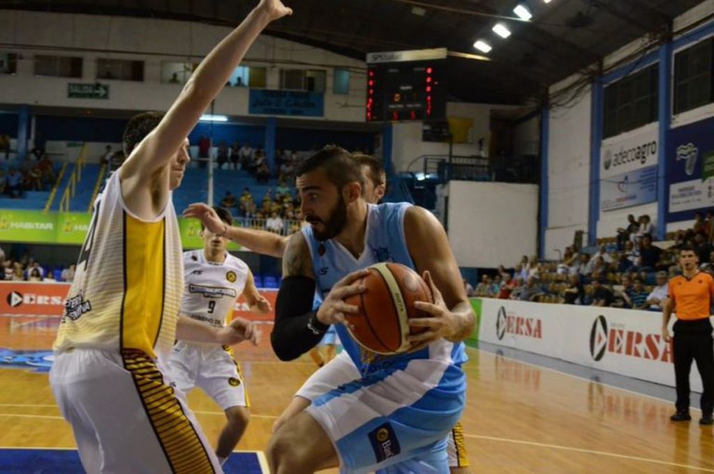 Regatas cayó como local ante Comunicaciones de Mercedes. (Foto: Prensa Regatas)