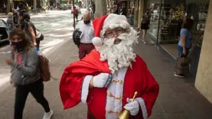 Papá Noel. Papá Noel Carlos Bebavides, clasico Papá Noel que se encuentra en las calles centricas de la Ciudad.