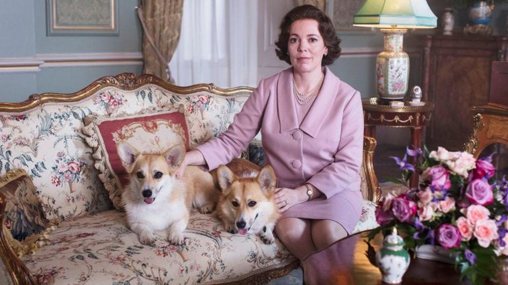 Olivia Colman interpreta a la Reina Isabel II (NETFLIX)