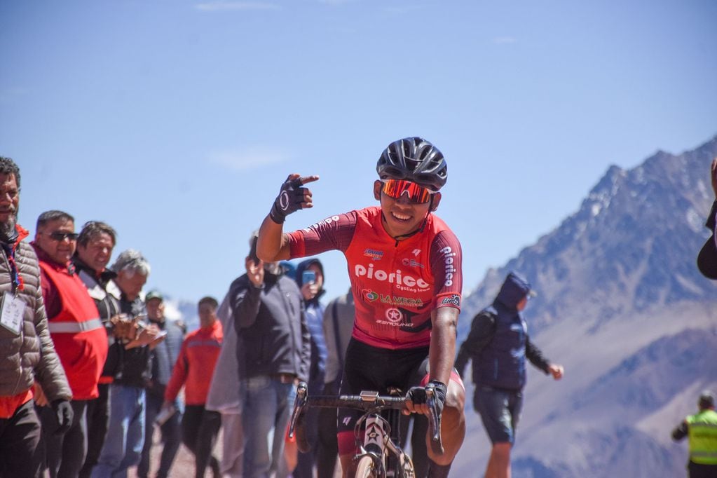 Vuelta de Mendoza 2023, septima etapa, el mendocino Mario Ovejero ganó la etapa reina en el Cristo Redentor.

Foto: Mariana Villa / Los Andes