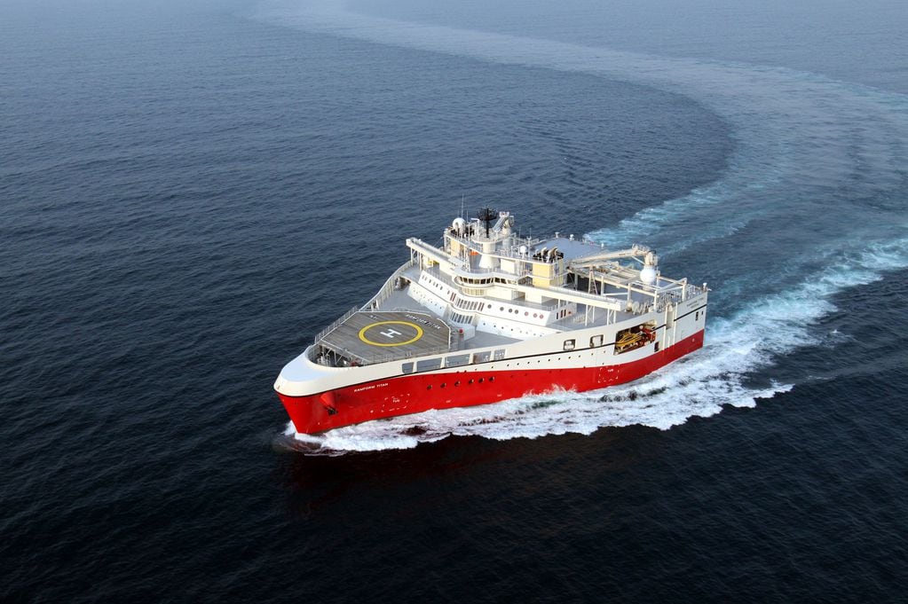 Petróleo en Malvinas - Ramform TITAN, buque de investigación de bandera noruega que exploró las aguas de Malvinas.  Cuando despliega sus sensores, tiene un área de cobertura de 12.000km2.