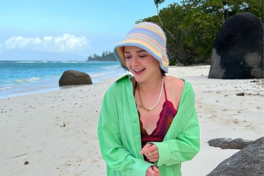 Maisie Williams de vacaciones en las islas Seychelles con su novio Reuben Selby.