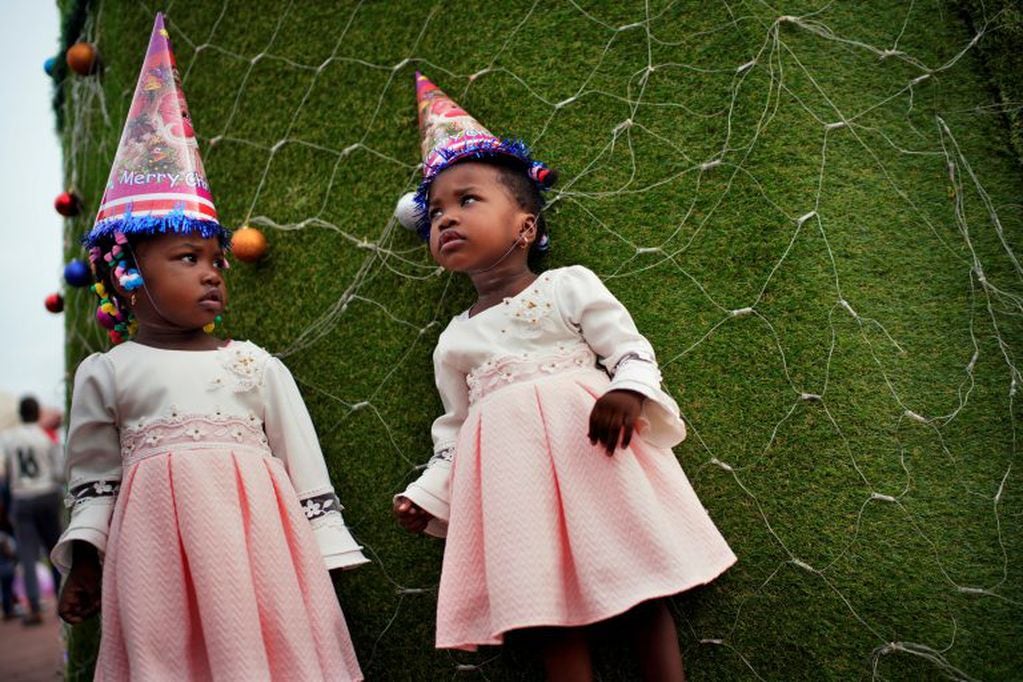 Niñas congolesas en Kinshasa, Congo (AP)
